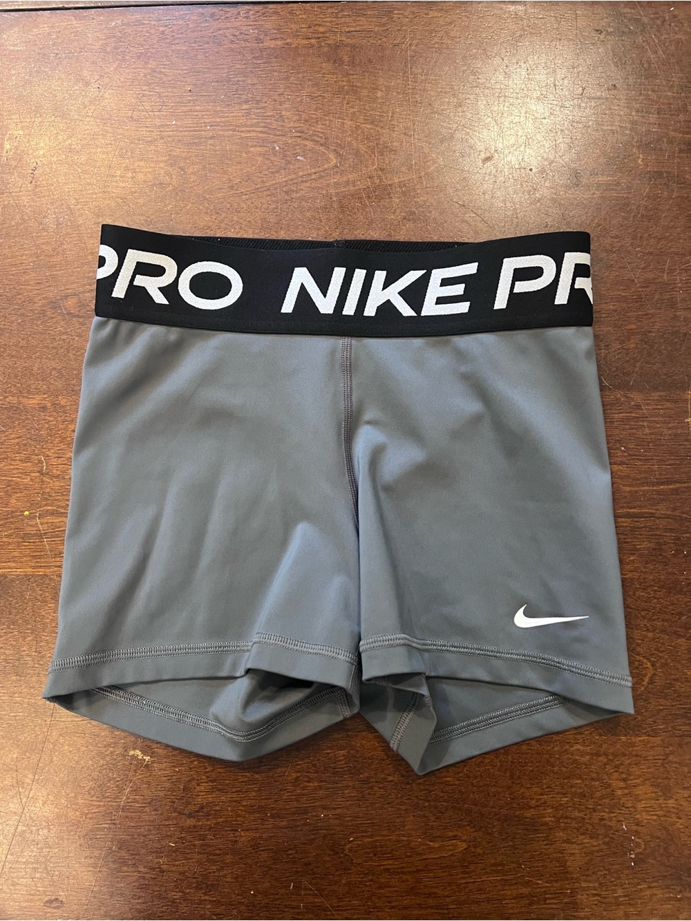 Nike Pro Girls' Grey Compression Shorts with Branded Waistband size Xs